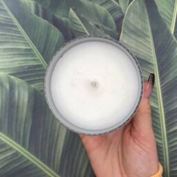 Rock Salt & Driftwood Scented Candle, Coconut Wax, 40 Hour Burn - thumbnail 2
