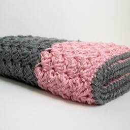 Chunky Preppy Baby Reversible Crochet Blanket Pattern - thumbnail 3
