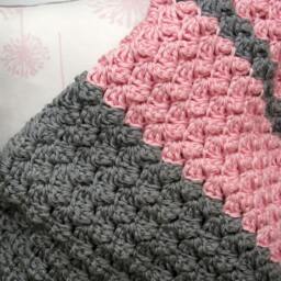 Chunky Preppy Baby Reversible Crochet Blanket Pattern - thumbnail 2