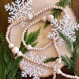 Wood Bead Garland, Natural Christmas Decor, Tree Farmhose, Modern, Scandinavian, Boho, Timeless Decor - thumbnail 2