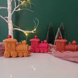 Gingerbread Train Christmas Candle Eco-Friendly Soy & Beeswax, Decor - thumbnail 2