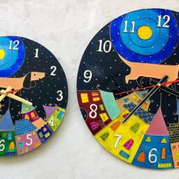 Hand-Painted Stained Glass Dachshund Clock, Whimsical Dog Wall Decor - thumbnail 3
