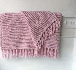 Hand-Knitted Ros??/Pink Throw Blanket - Cozy Winter D??cor & Handmade Gift - thumbnail 1