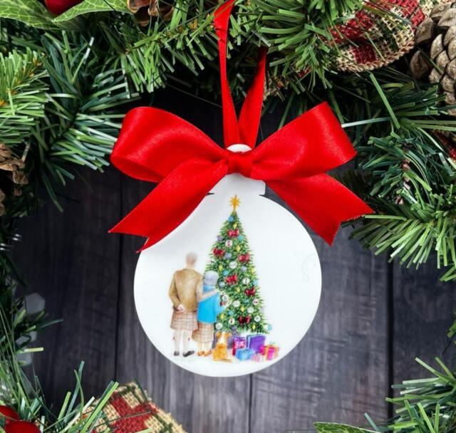 Purchased By Duchess Of York, Queen Elizabeth Ii Christmas, & Duke Edinburgh Christmas Trinket, Decoration
