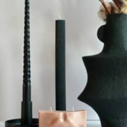 Lips Soy Wax Candle - Vegan Home Decor - thumbnail 3