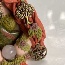 Clay Goddess Elen Of The Ways With A Unikate Star & Rose Quartz Crystal Ball - thumbnail 3