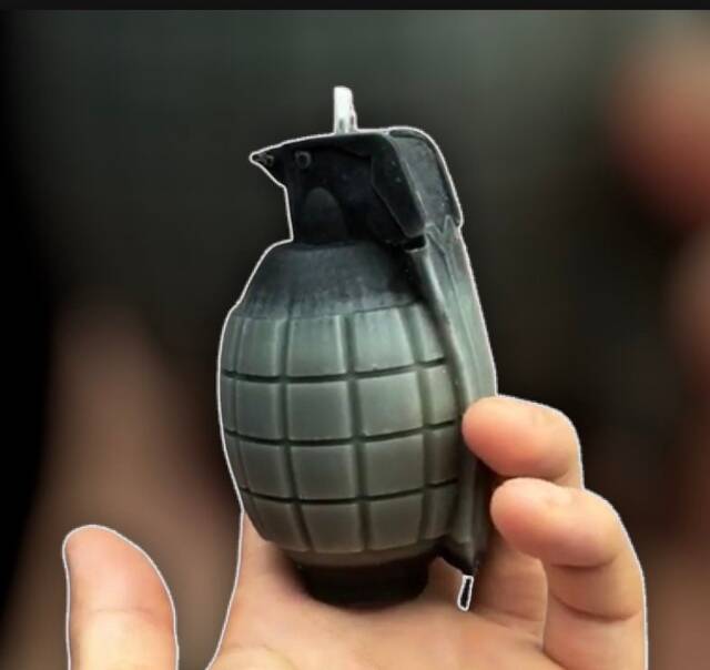 Grenade Candles/Candle/Figure/Sculpture/Candle 3D/Scented/Gift/Home Decor/Design/Design Candle/Fashionable Candle/Art/Deco/Unique/Bomb - image 1