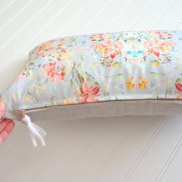 Leslie in Light Blue Lumbar Pillow Cover, Designer Fabric Linen Cotton 12x21, 14x20, 18x18, 20x20, 22x22, Lumbar - thumbnail 3