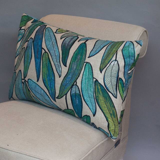Tropical Jungle Leaves Xl Rectangular Cushion. Linen-Rich All Natural Fabric. 23X15 - image 1