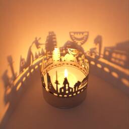 Kiel Skyline Shadow Play - Lantern Candle Attachment - Silhouette Projection Of Landmarks Unique Souvenir For Enthusiasts - thumbnail 2