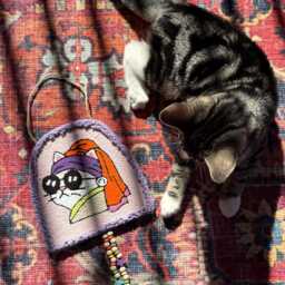 Cat With Pearl Earring Punch Needle Wall Hanging - Cosy Decor - thumbnail 2