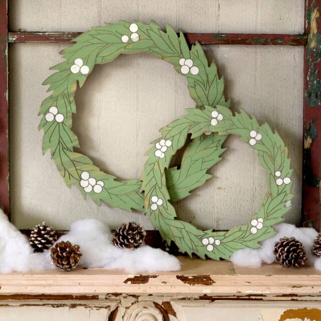 Winter Wreath Wooden Holiday Door Berry Christmas Decor Rustic Hanger - image 1