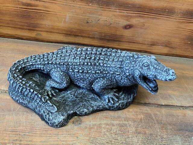 stone Garden Crocodile Alligator Detailed Gift Concrete Ornament - image 1