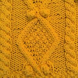 Cozy & Warm Knitted Blanket - thumbnail 3