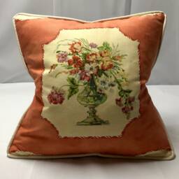 Coquilles Et Fleurs Linen Pillow - thumbnail 3