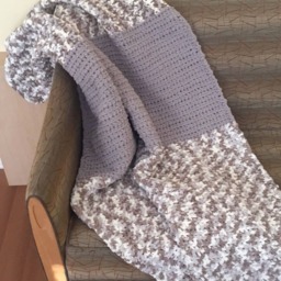 Beige Variegated Throw - thumbnail 2