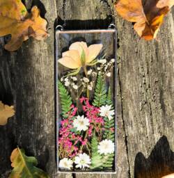 Pressed Flower Suncatcher in Stained Glass Frame Botanical Wall Art - thumbnail 1