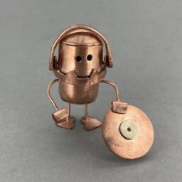 Dj Half Pee Robot - thumbnail 3