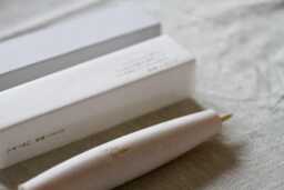 Large Japanese Haze Wax Candle Tohaku Pine Tree Design - thumbnail 1