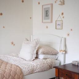Marron Flowers Fabric Wall Stickers - Removable & Reusable - thumbnail 3
