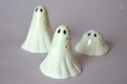 Spooky Ghost Sculpture Ceramic I-Scream Rainbow Sprinkle - thumbnail 1