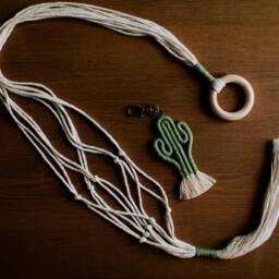 Bundle Minimalist Plant Hanger & Macrame Cactus Keyring - Succulent Boho Houseplant Lover Christmas Letterbox Gift Hanging Basket - thumbnail 2