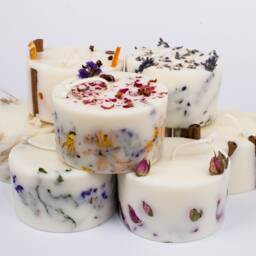 Set Of 50 Natural Wax Candles - Eco Rapeseed & Essential Oil Dried Flower Wholesale Candles - thumbnail 4