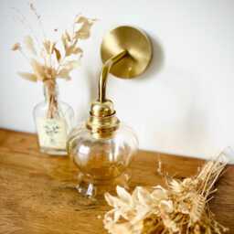 Vintage Wall Sconce Or Portable Lamp in Gilded Brass & Pink Blown Glass - Floral Elegance Boho Light - thumbnail 3