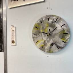25cm Grey Yellow Black & White Abstract Modern Resin Wall Clock, Unusual Decor, Unique Clocks - thumbnail 2