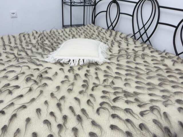 Handmade Wool Bed Throw Blanket Woven Queen/King Bedspread - image 1