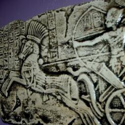 Ancient Egyptian Pharaoh King Ramses Ii On Chariot Wall Plaque Sculpture - thumbnail 2
