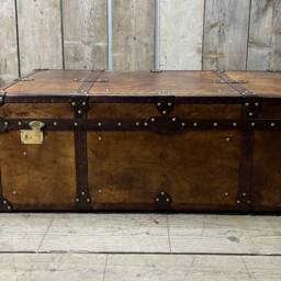 Vintage Home Storage Table, Steamer Style English Trunk, Antique Travel Collector - thumbnail 4