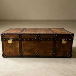 Vintage Home Storage Table, Steamer Style English Trunk, Antique Travel Collector - thumbnail 3