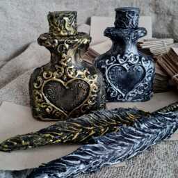 Gothic Stationery Set Ornate Quill Feather Pen, Hand-Sculpted Heart Holder, & Matching Inkwell Bottle - thumbnail 3