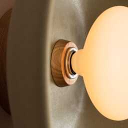 Green Xl Dawn Wall Light Sconce in Ceramic & Oak - thumbnail 3