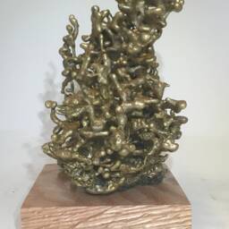 "Sculpture ""Competition" - thumbnail 2