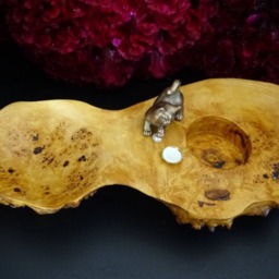 Handmade Birch Burl Candle Holder Decorated With A Bronze Cat, Home Decor Piece - thumbnail 3