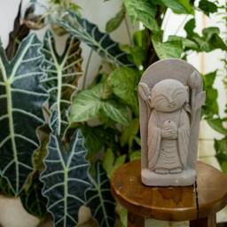 Jizo Statue 10 Inch/25 cm, Figurine, Japanese Buddha, Zen Room Decor, House Anniversary Gift, Patio Gift Idea - thumbnail 4