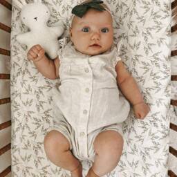 Cream Leaves Floral Fitted Crib Sheet Mini Sheets Nestig Wave Cloud Neutral Cotton Bassinet Sheet - thumbnail 3