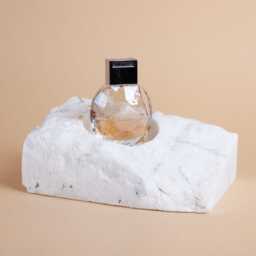White Marble Candleholder - thumbnail 2