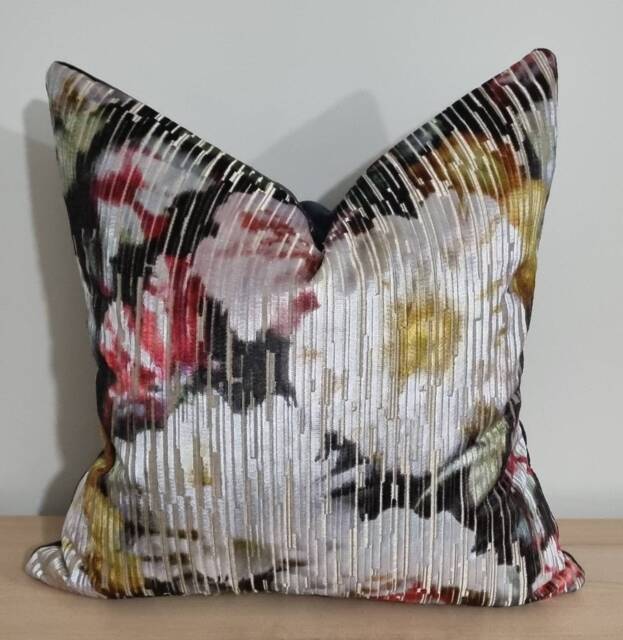 Romo Black Edition Herbaria Jacquard Cinnabar & Omega Velvet Cushion Cover 45x45 cm - image 1