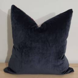 Romo Black Edition Herbaria Jacquard Cinnabar & Omega Velvet Cushion Cover 45x45 cm - thumbnail 3