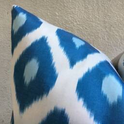 Silk Ikat Pillow Cover 24x24, Handwoven Decorative Cushion - thumbnail 2
