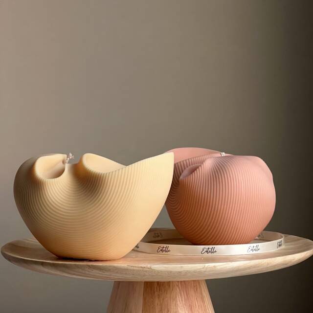 Large Seashell Soy Wax Candle - Unique Clam Shell Decor - image 1