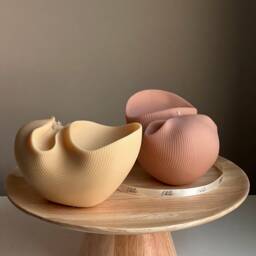 Large Seashell Soy Wax Candle - Unique Clam Shell Decor - thumbnail 3