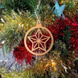 Wooden Star Bauble Christmas Tree Decoration - Beautiful Xmas Ornament in Oak, Walnut Cherry Wood Or Silver, Gold, Red, Green Glitter - thumbnail 3