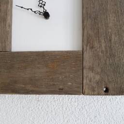 Wall Clock Made Of Driftwood - thumbnail 3