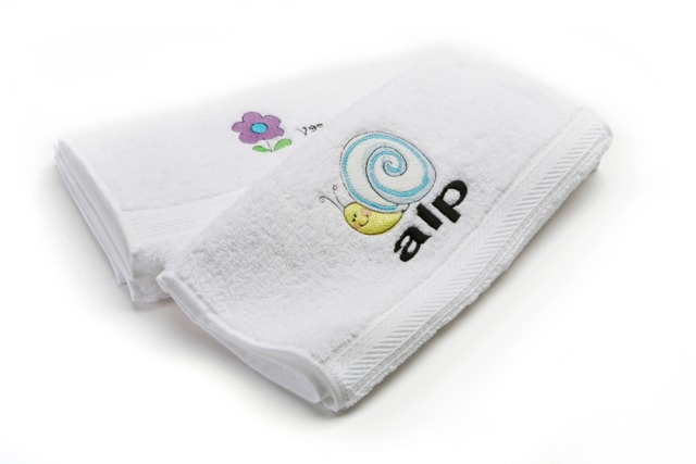 Personalized Kids Towel Embroidered Snail Design, Turkish Cotton - image 1