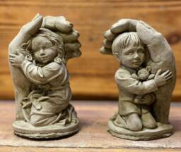 stone Garden Pair Of Sleeping Angel Cherub in Hands Memorial Gift Ornament - thumbnail 1