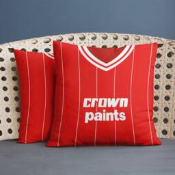 Liverpool - 1981 Home Shirt Retro Football Cushion 45cm - thumbnail 2